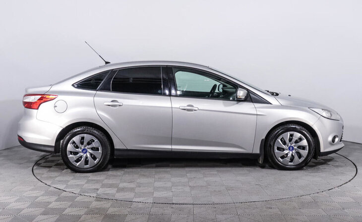 Ford Focus - Фото 3