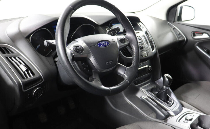 Ford Focus - Фото 8