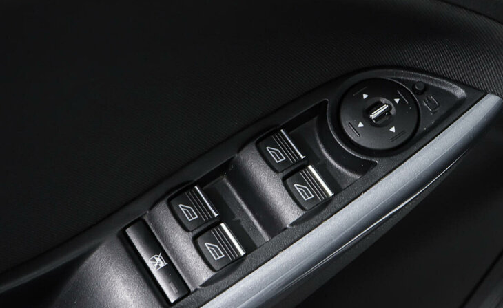 Ford Focus - Фото 16