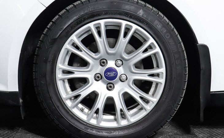 Ford Focus - Фото 8