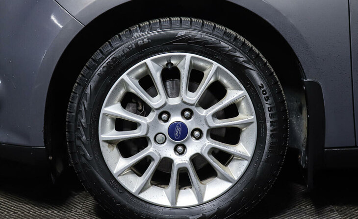 Ford Focus - Фото 7