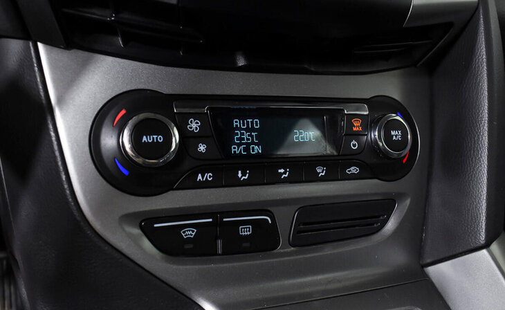 Ford Focus - Фото 13