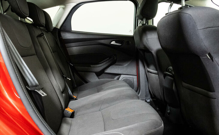 Ford Focus - Фото 15