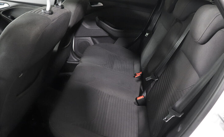 Ford Focus - Фото 11