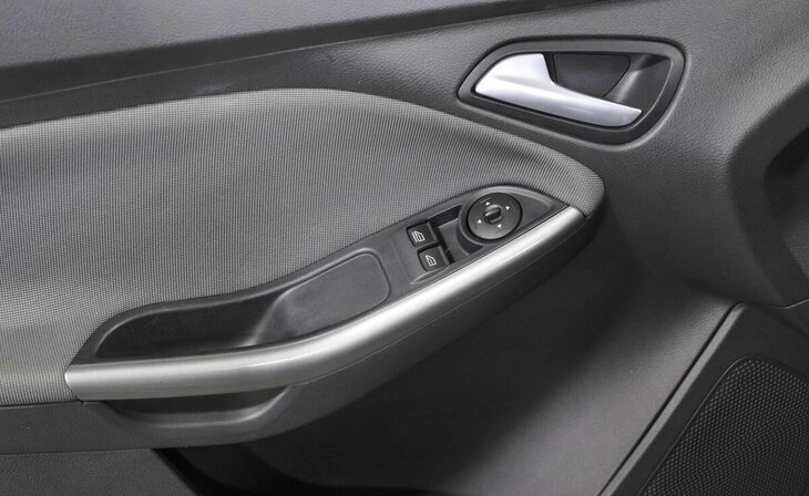Ford Focus - Фото 10
