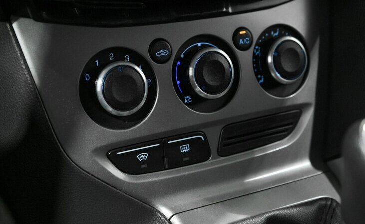 Ford Focus - Фото 8