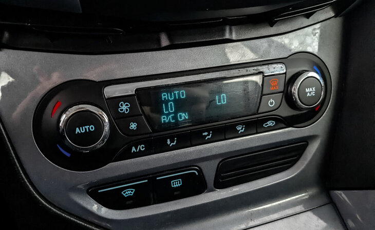 Ford Focus - Фото 17