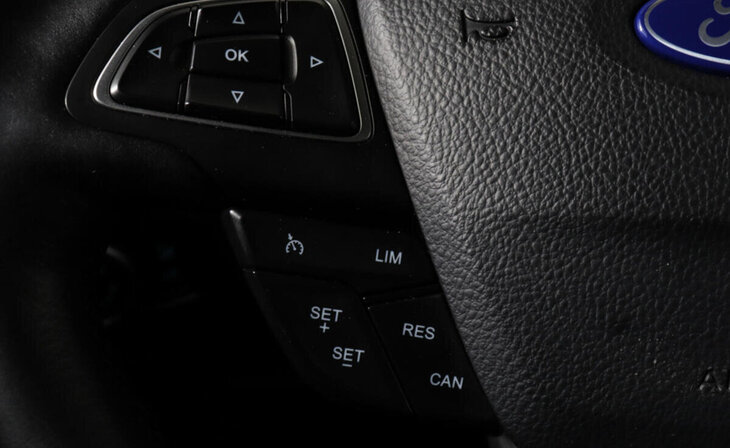 Ford Focus - Фото 11