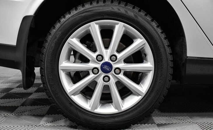 Ford Focus - Фото 7