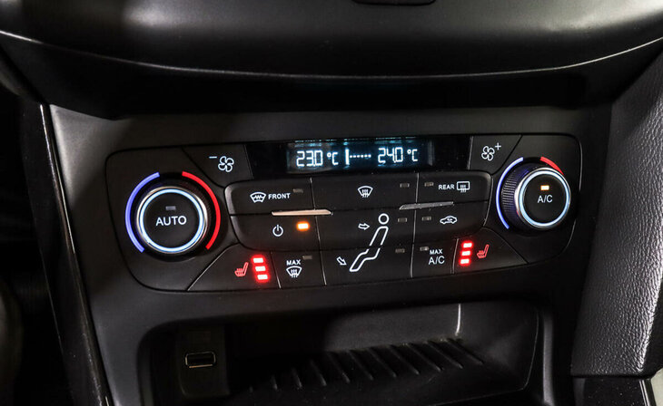 Ford Focus - Фото 11