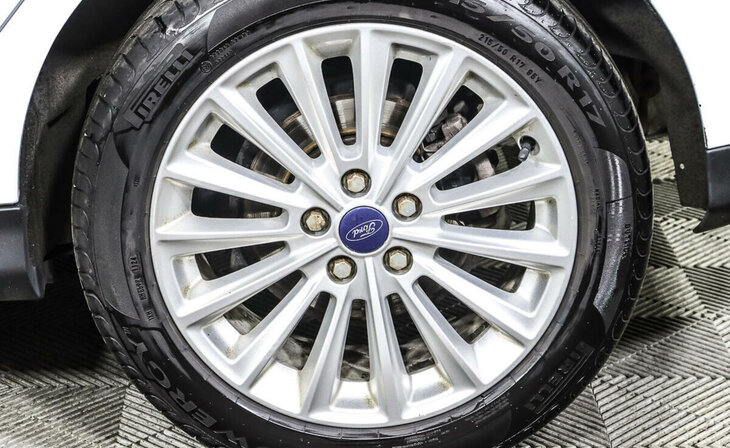 Ford Focus - Фото 5