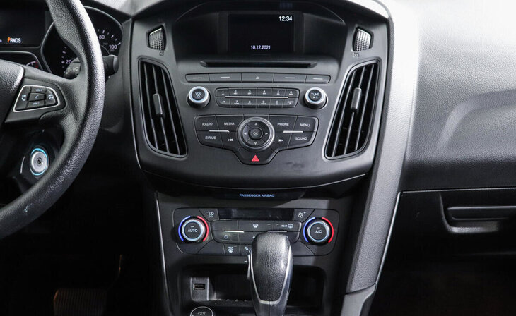 Ford Focus - Фото 8