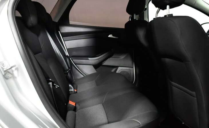 Ford Focus - Фото 10