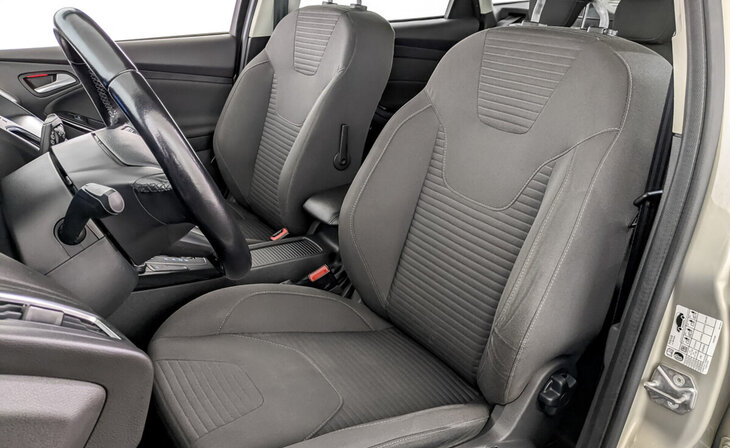 Ford Focus - Фото 10