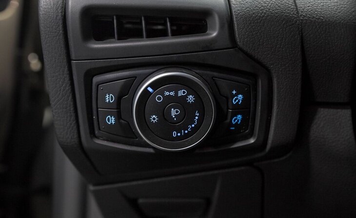 Ford Focus - Фото 8