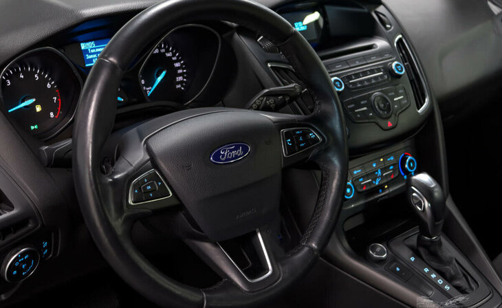Ford Focus - Фото 8
