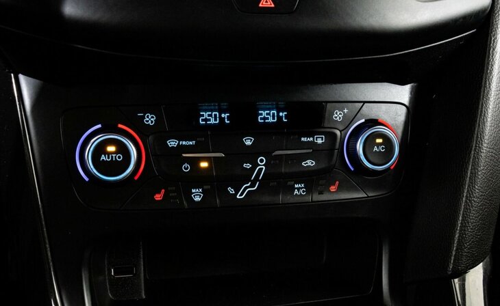 Ford Focus - Фото 9