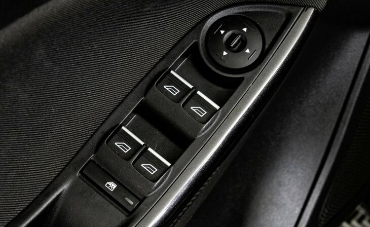 Ford Focus - Фото 11