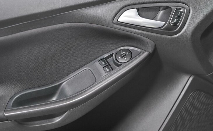 Ford Focus - Фото 9