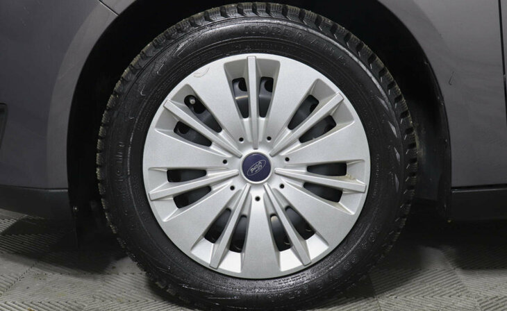 Ford Focus - Фото 5