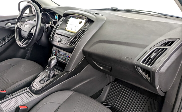 Ford Focus - Фото 10