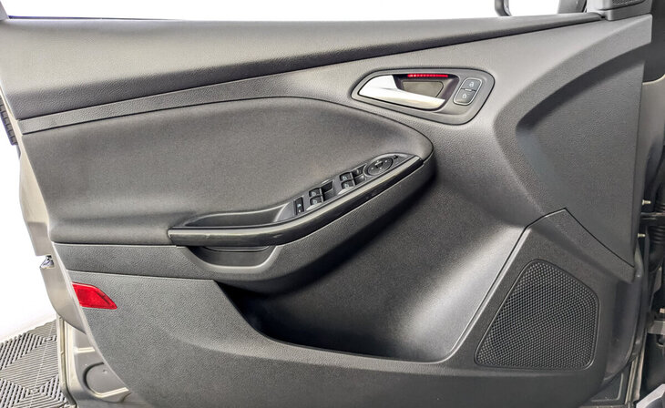 Ford Focus - Фото 17
