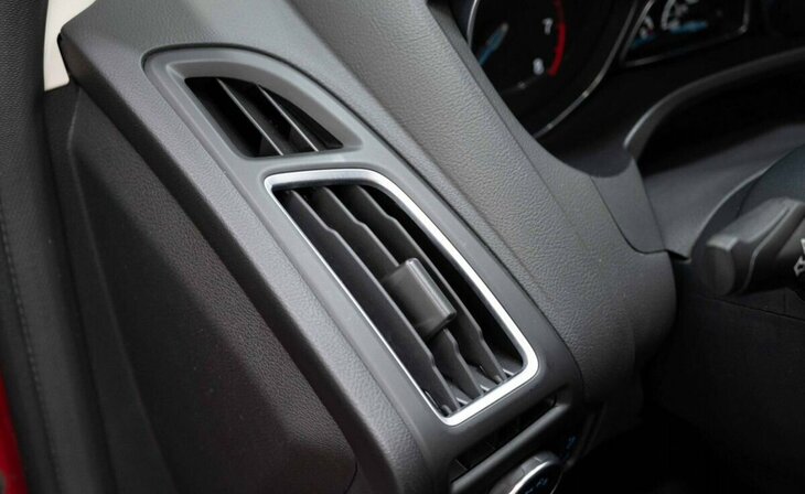 Ford Focus - Фото 16