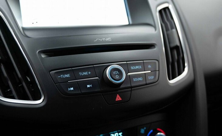 Ford Focus - Фото 17