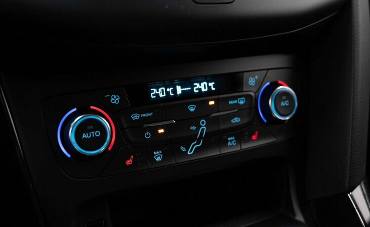 Ford Focus - Фото 19