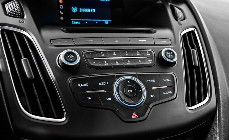 Ford Focus - Фото 8