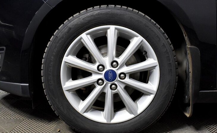 Ford Focus - Фото 6