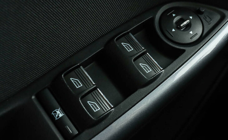 Ford Focus - Фото 15