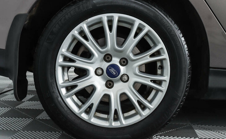 Ford Focus - Фото 4
