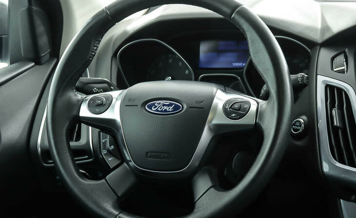 Ford Focus - Фото 8