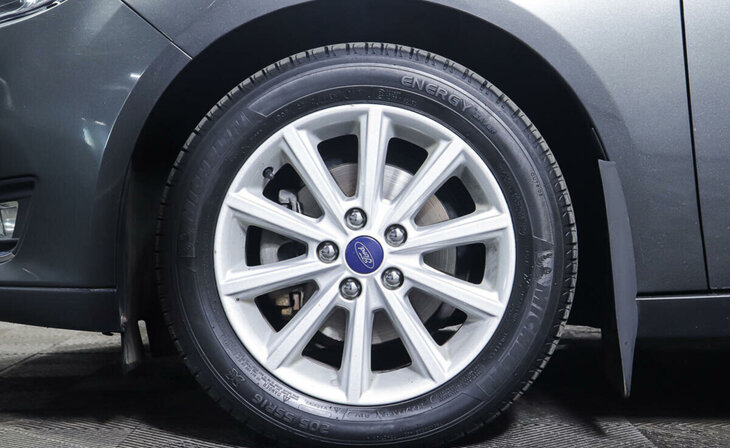 Ford Focus - Фото 9