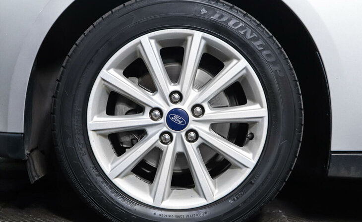 Ford Focus - Фото 7