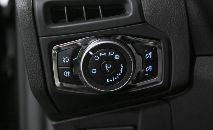 Ford Focus - Фото 9