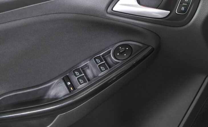Ford Focus - Фото 13