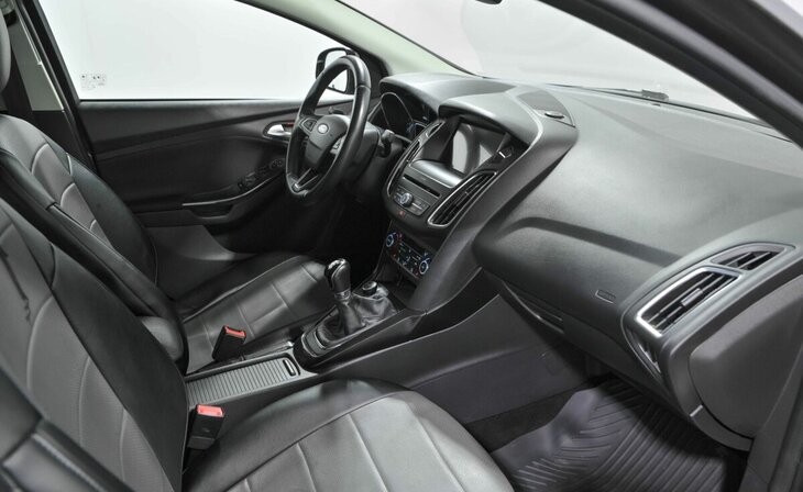 Ford Focus - Фото 6
