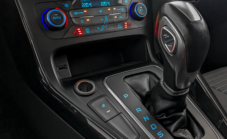 Ford Focus - Фото 17