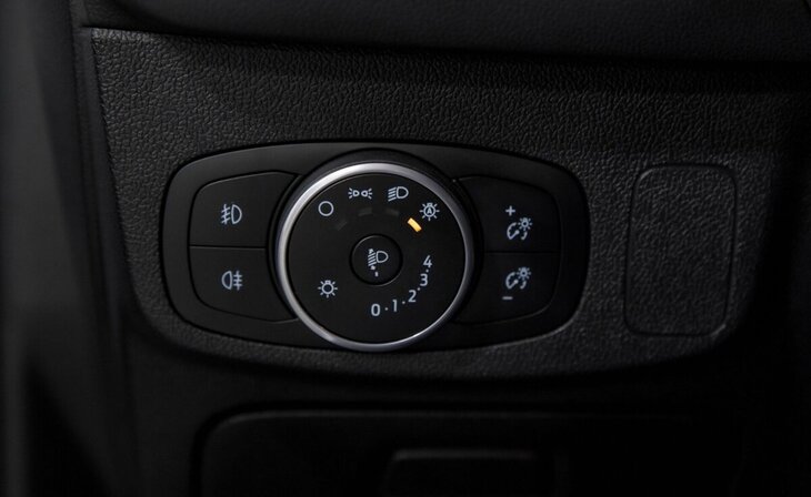 Ford Focus - Фото 8