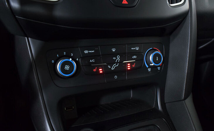 Ford Focus - Фото 13