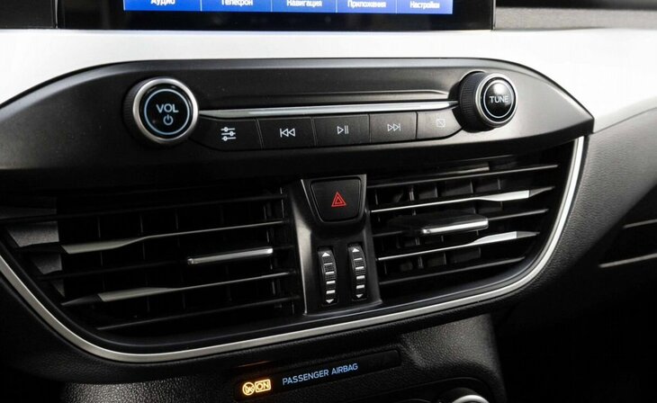 Ford Focus - Фото 17