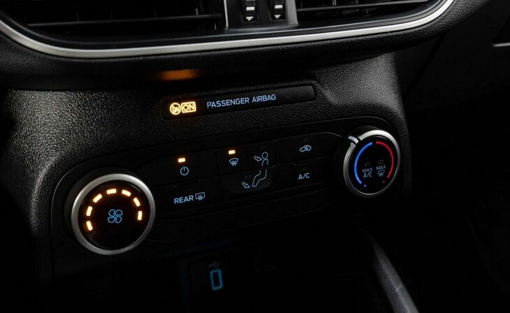 Ford Focus - Фото 18