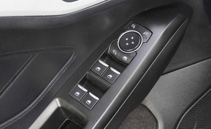 Ford Focus - Фото 22