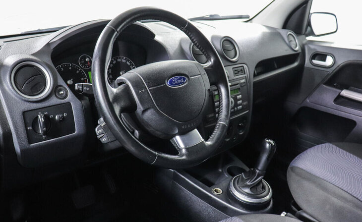 Ford Fusion - Фото 8