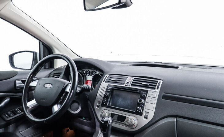 Ford Kuga - Фото 6