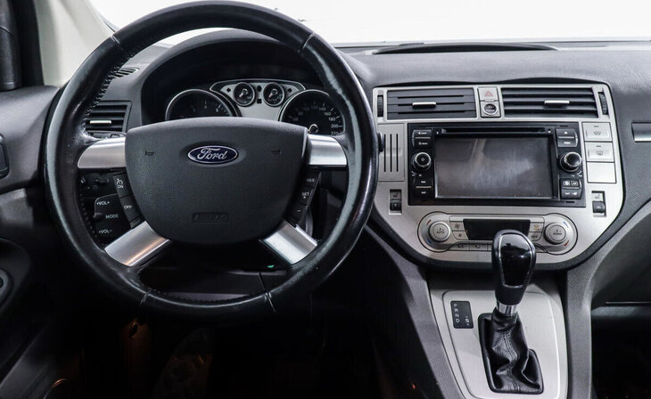 Ford Kuga - Фото 8