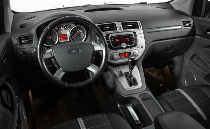 Ford Kuga - Фото 9