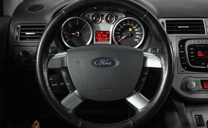 Ford Kuga - Фото 10